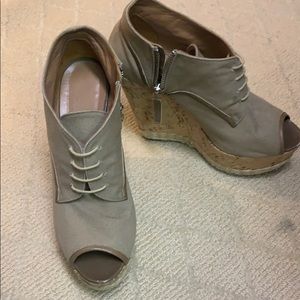 Wedge shoes